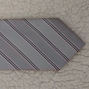 Donald J. Trump Signature Silver/White/Pink Striped Tie